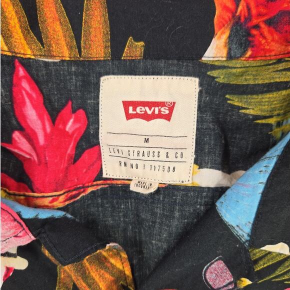 Levi's | Tropical Themed Parrots & Cocktails Shirt | Size Medium - Picture 2 of 5